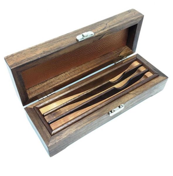 Razora Straight Razor Box for Three Razors, Walnut