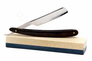 Dorko 42 Straight Razor, Horn
