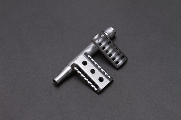 Yaqi Knight Helmet DE Safety Razor, Matte Chrome
