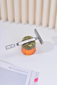 Yaqi Shaving Razor Holder, Sagrada Familia - Thumbnail