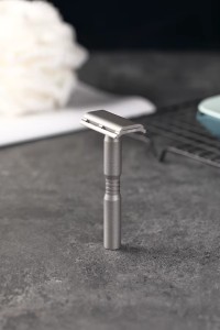 Yaqi Ghost Titanyum Klasik Tıraş Aleti - Thumbnail